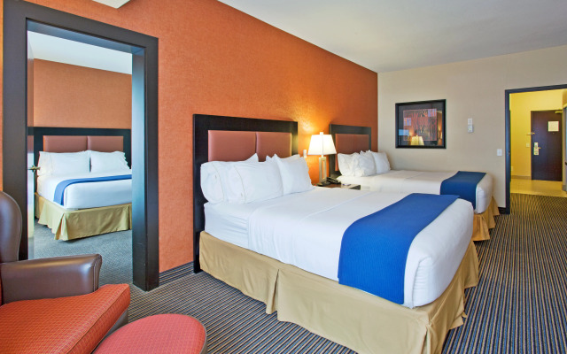 Holiday Inn Express Airport-Calgary, an IHG Hotel