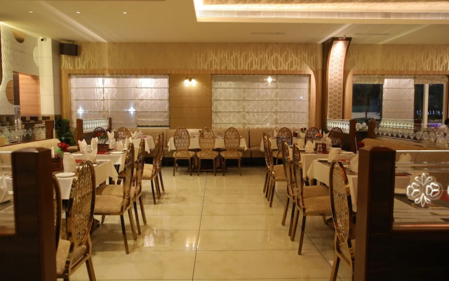 Rajathadri Royal Inn