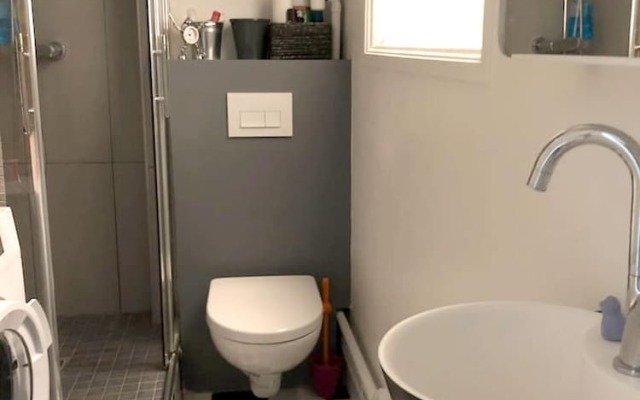 Apartment with One Bedroom in Paris, with Wonderful City View And Wifi
