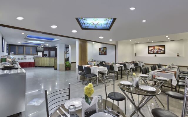 Edition O 30065 Regale Inn