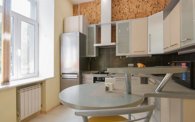 Подол, Константиновская 45