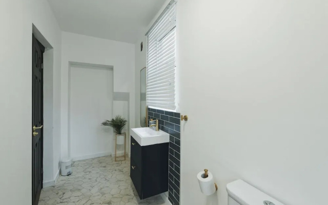 Captivating 2-bed Apartment in Liverpool