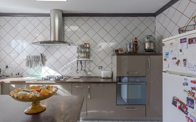 Child-friendly Holiday Home With Many Facilities in Aix-en Provence