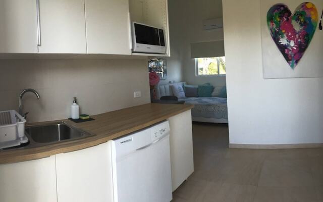 New Fantastic Apartment near Palm Beach