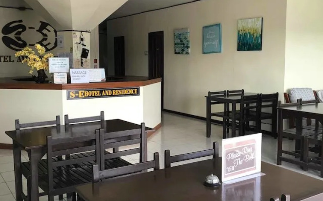 S-E Hotel and Residence