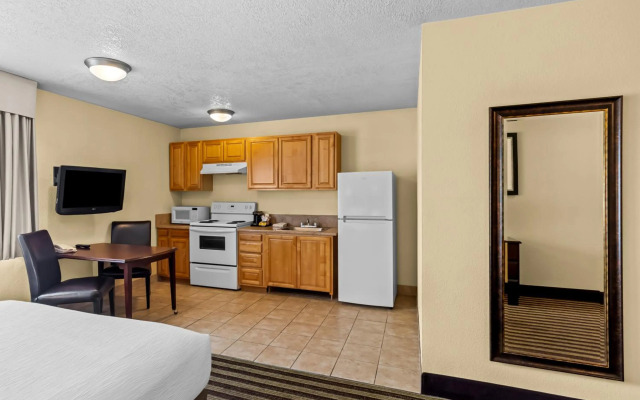 Quality Inn & Suites Vancouver - Hazel Dell