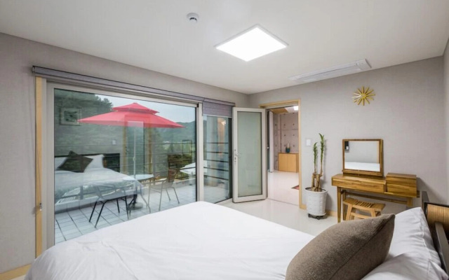 Asamo poolvilla