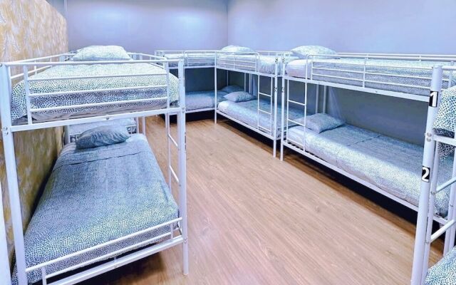 Hostel Acacias