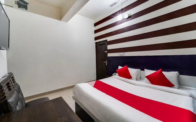Hotel Landlord by OYO Rooms