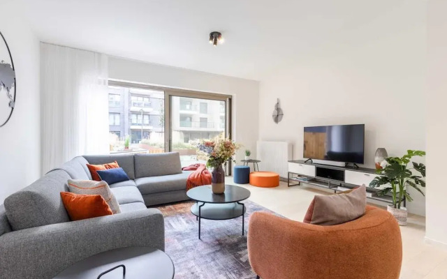 New Holiday Home With Parking Near the Beach