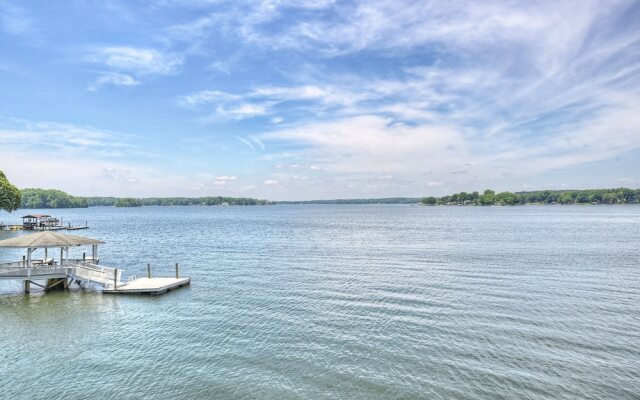 Make a Big Splash in 7BR Lake Norman Home!