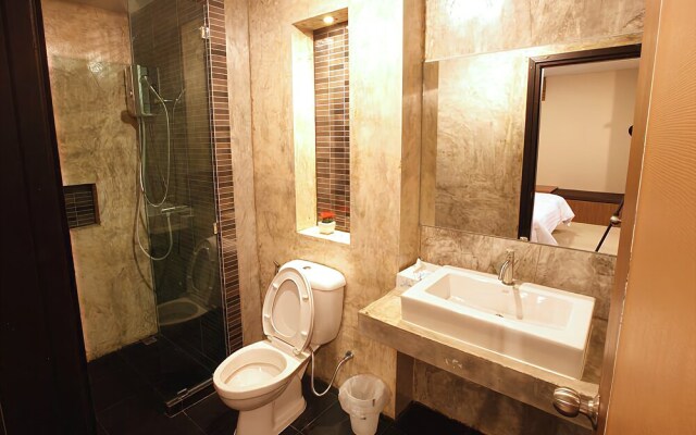 The Plubpla Serviced Apartment