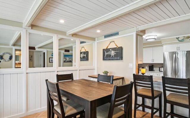 Dolphin Point 104b 2 Bedroom Condo by RedAwning