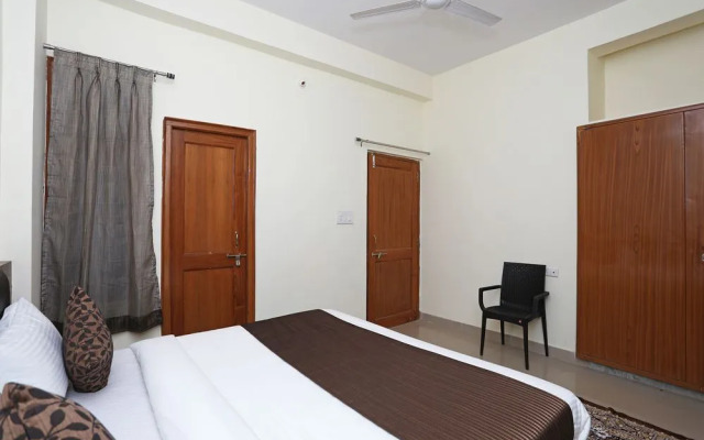 Oyo 9878 Home Cozy Stay Geetanjali Hospital