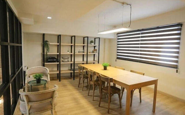 Mali at Wongsawang Boutique Hotel