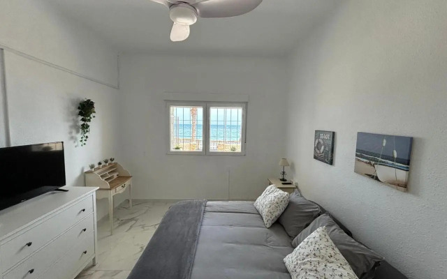 CHALET A 5 METROS DEL MAR.Wifi gratis