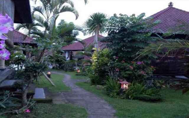Senyum Villa
