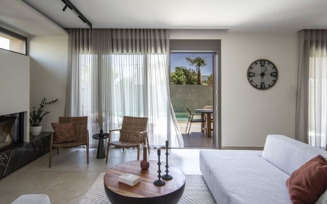 Salina SPA Villas - with PRIVATE ECO-POOL, SAUNA & Hot Tub