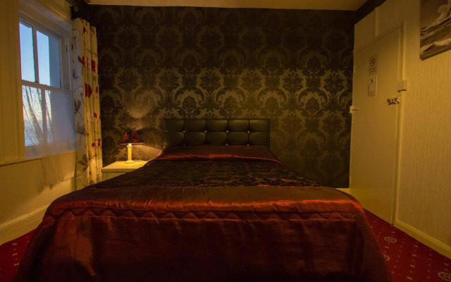 The Carlton Hotel