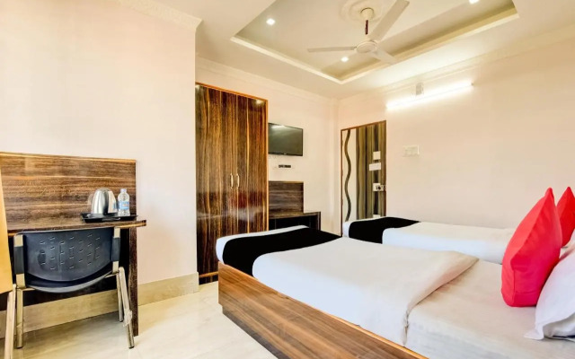 OYO 14174 Good Luck Residency Hotel
