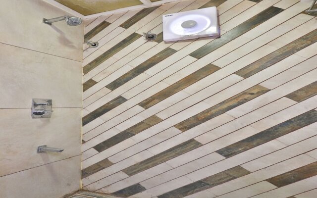 OYO 13372 Hotel Laksh Residency