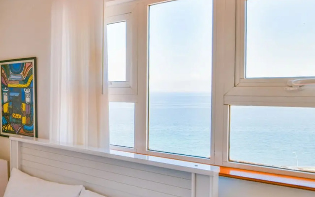 11th Floor Condo Ocean View