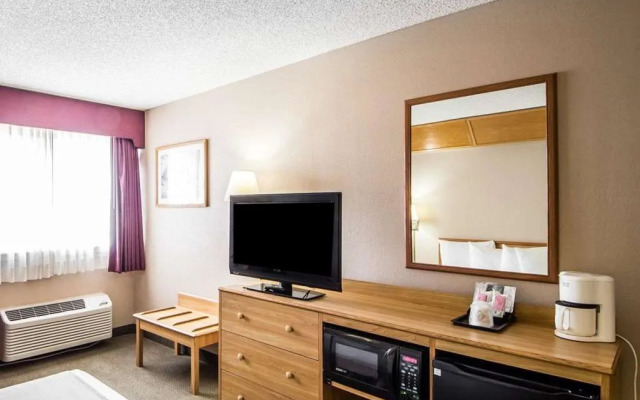 Econo Lodge Blackwell - I-35