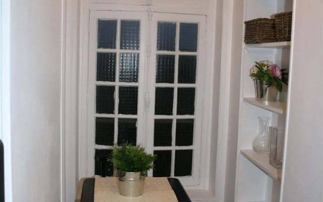 Mithouard Apartment