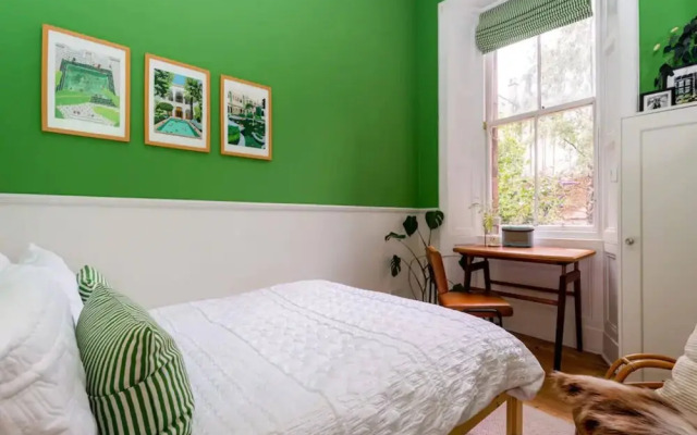 Eclectic 1 Bedroom Apartment in Edinburgh, New Town