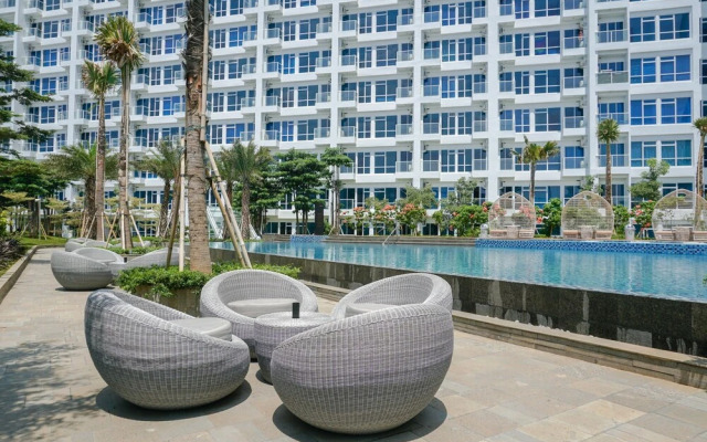 Stylish Studio Puri Mansion Apartment