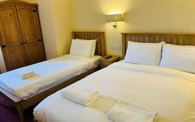 Rothwell House Hotel .