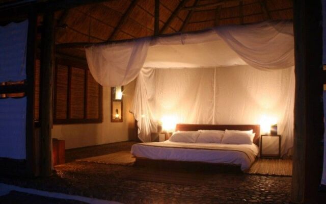 Lake Shore Lodge & Campsite