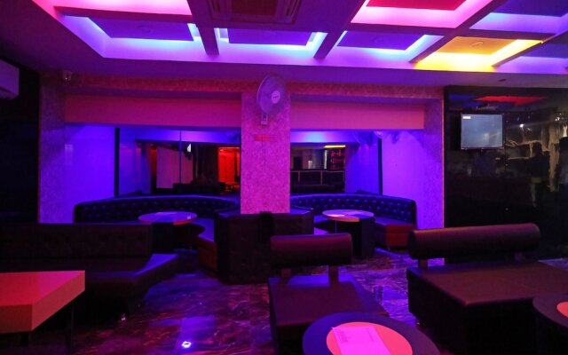 OYO 10608 Hotel City Palace