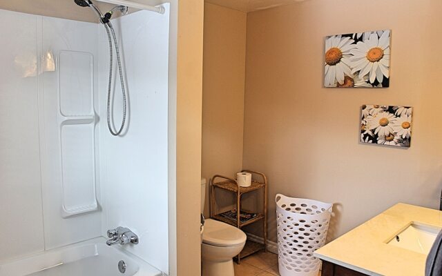 Lakeside 2 Bedroom Guest Suite