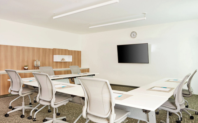 Element Charleston Airport