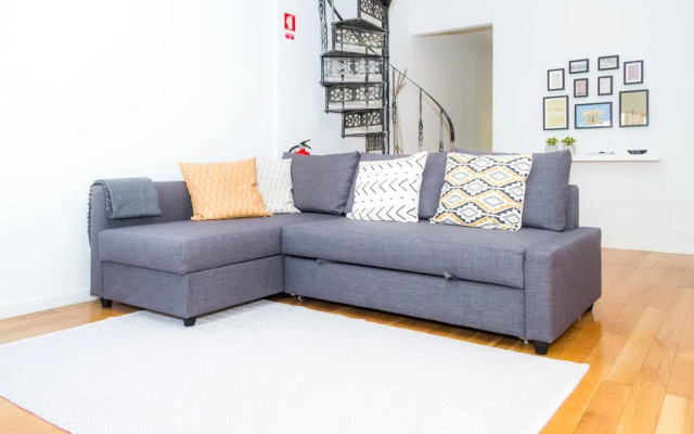 Liiiving - Downtown Balcony Apartment