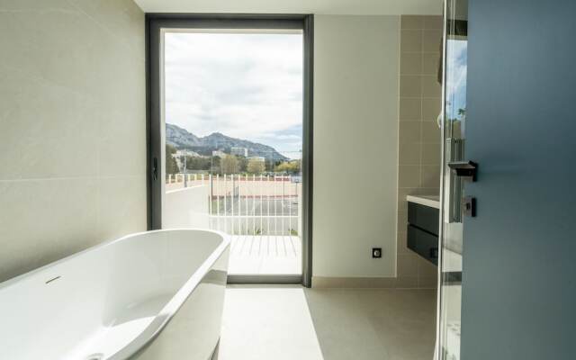 Superbe villa moderne avec piscine à Marseille