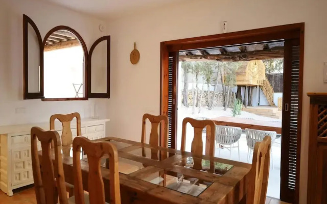 Holiday Villa With Pool
