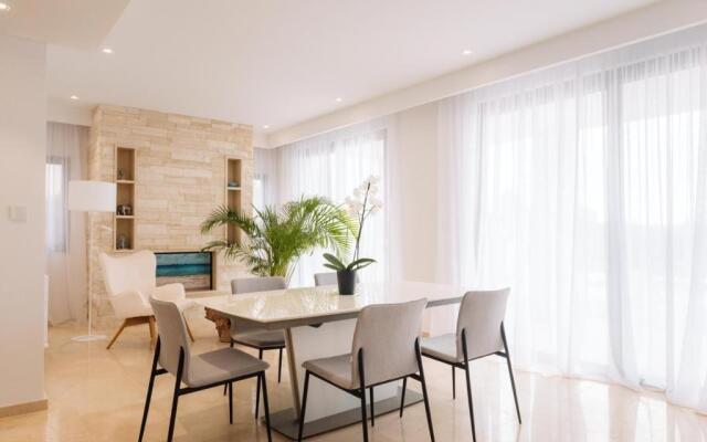 Villa 323 St Georges Complex
