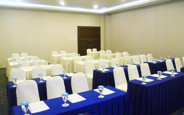 Zenith Hotel