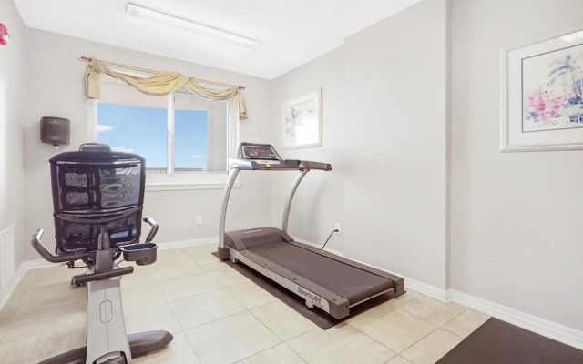 2br/2ba Sleeps 8, Beachfront w/ Pool