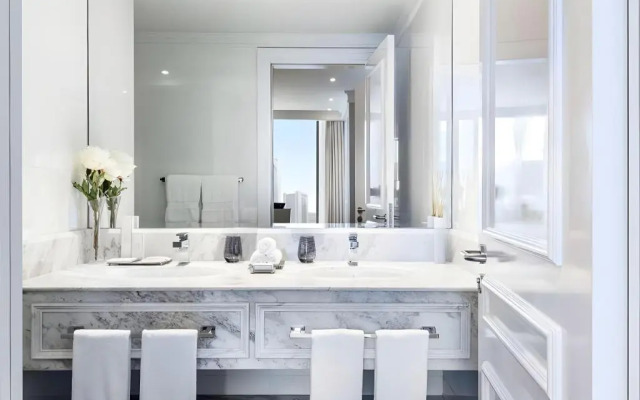 Westpac Hotel & Suites - Westbay Doha