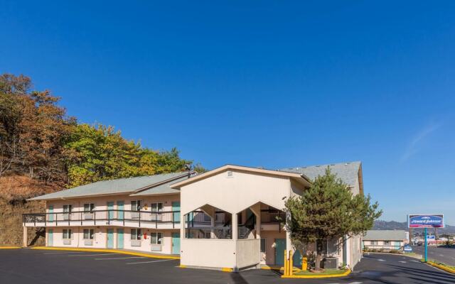 Howard Johnson Express Inn - Roseburg