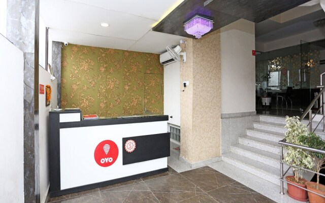 OYO 9594 Hotel Shree Residency