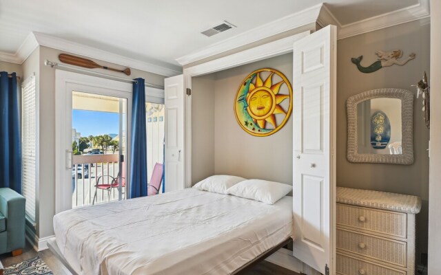 Sandpiper Cove 8245 Studio Bedroom Condo by RedAwning
