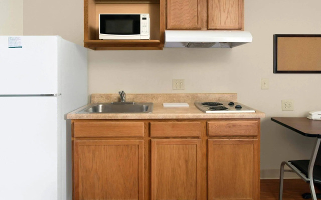 Extended Stay America Select Suites - Kansas City - South - I-49