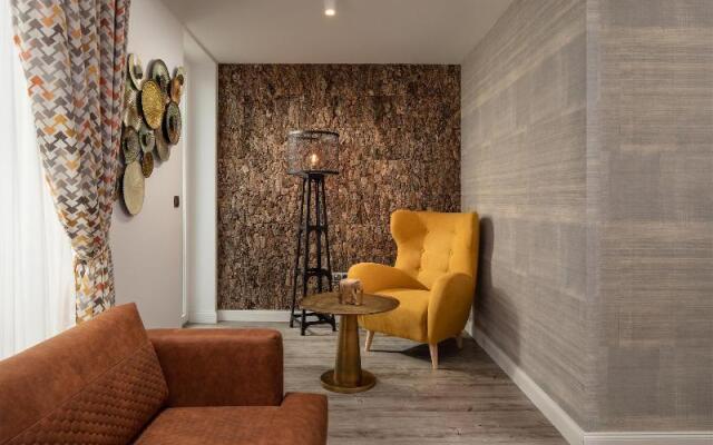 Kanopian Penthouse Hotel