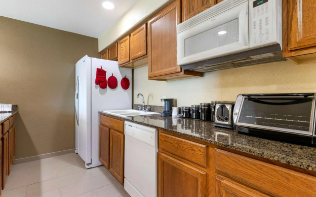 Comfort Inn & Suites Ponca City near Marland Mansion