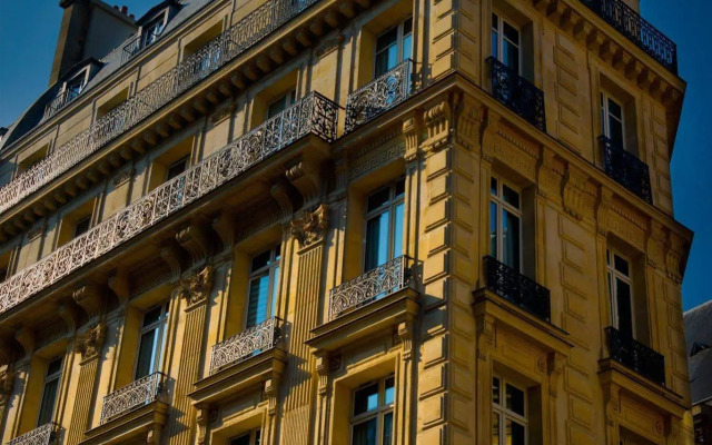 Hotel Lumen Paris Louvre