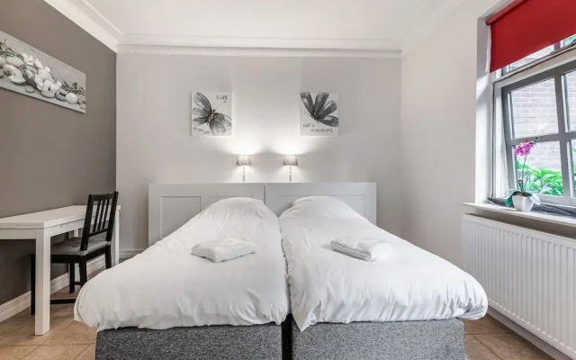 Beautiful Apartment in Sint Maartensbrug